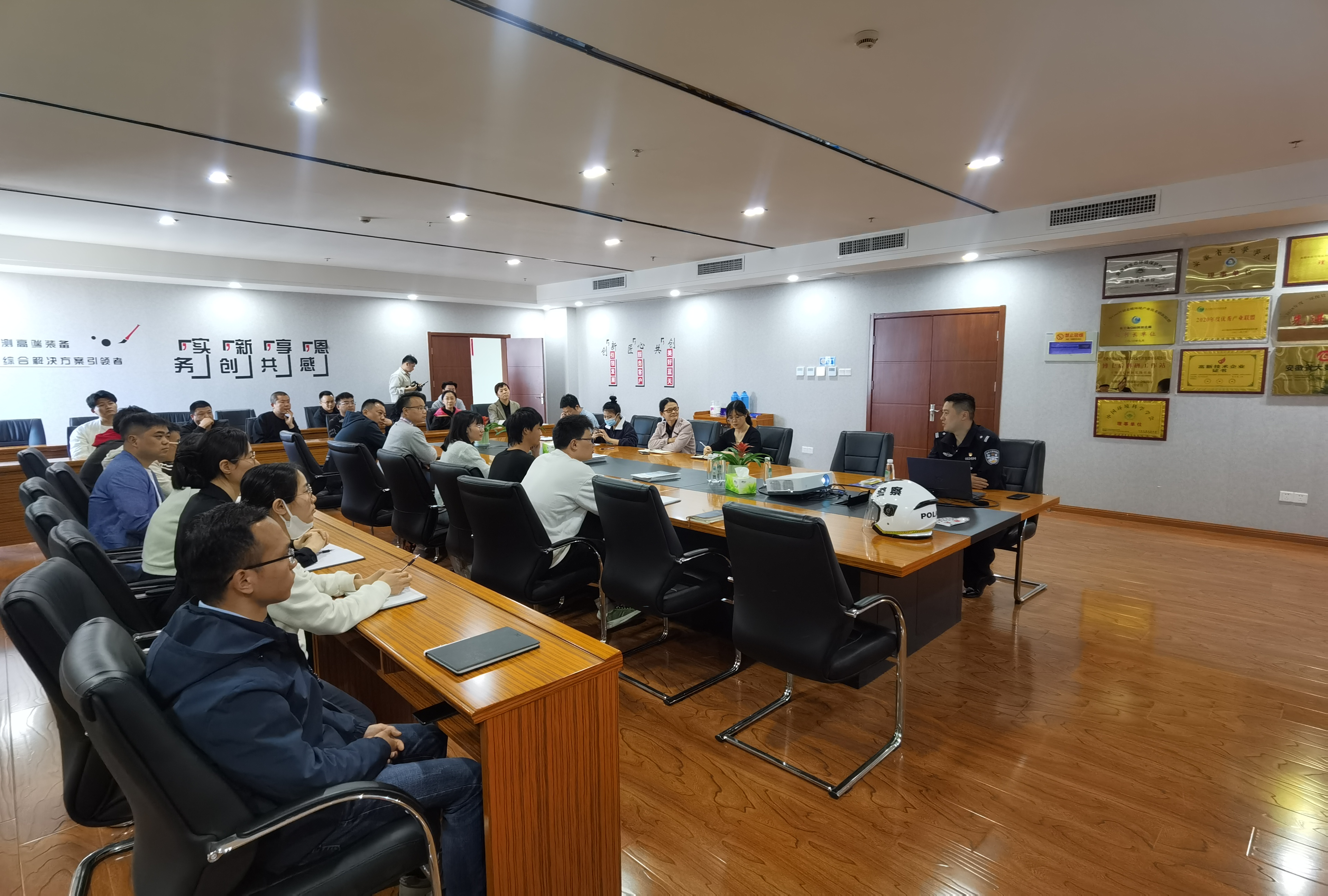 1681802129321946.jpg 1681802129321946.jpg